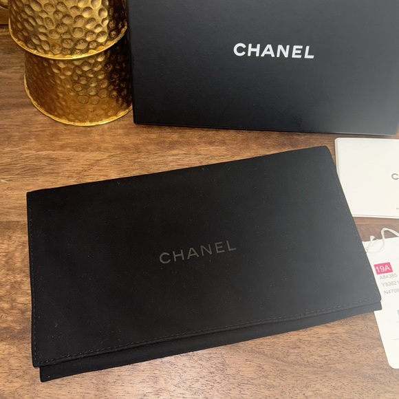 Chanel Blue Quilted Wallet - Picture 4 of 13